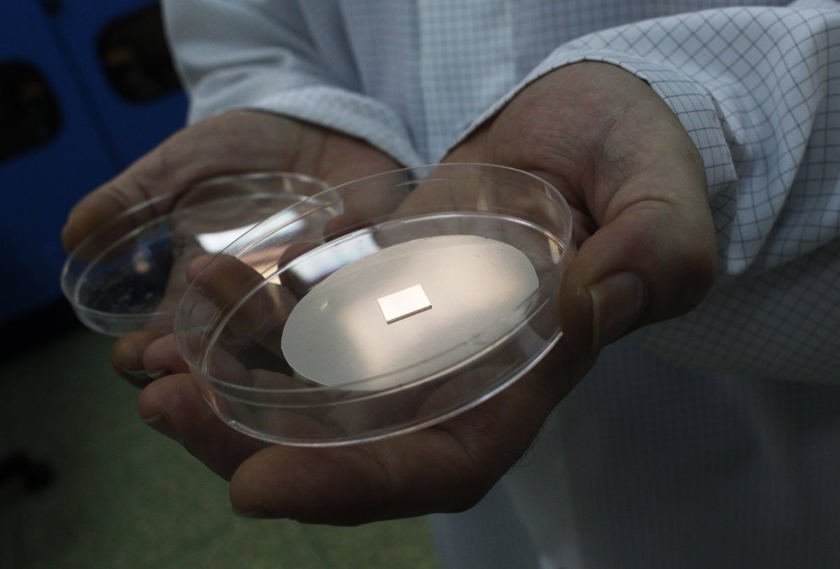 Vật liệu Graphene có tính dẻo dai nhưng độ cứng cũng rất cao