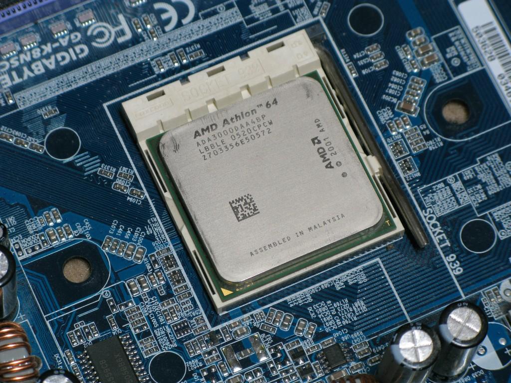 CPU dưới góc nhìn của Intel và AMD