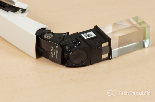 'Mổ xẻ' kính thông minh Google Glass