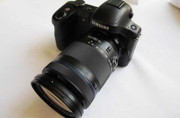 Samsung DSLR Galaxy NX chạy Android, chíp Exynos