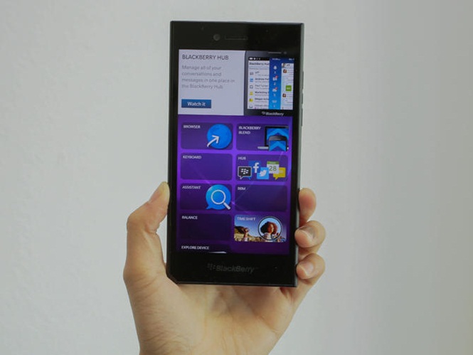 Ngắm smartphone toàn màn hình cảm ứng của BlackBerry dùng chip hai nhân
