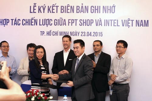 FPT Shop sắp bán máy tính tí hon Intel Compute Stick 