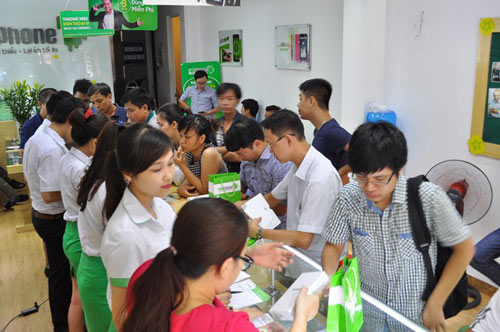 Người dùng choáng với chiêu phá giá thị trường smartphone.