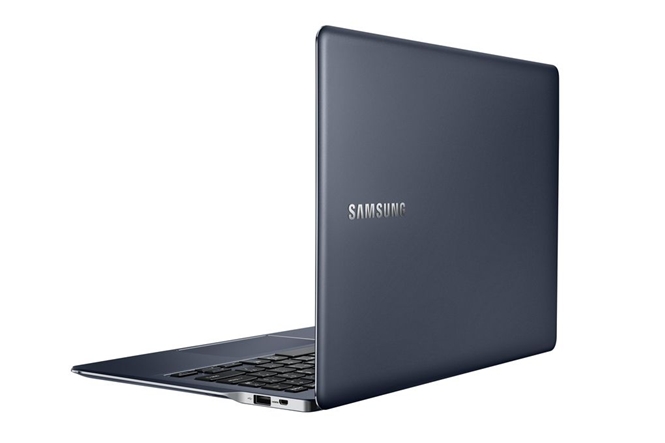 Samsung giới thiệu laptop chip Intel đầu tiên không cần quạt làm mát