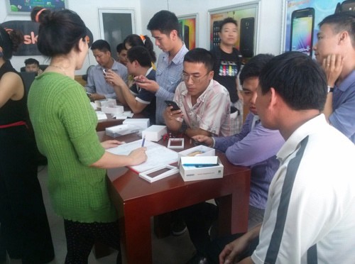 Aveo X8 hút khách với giá tốt