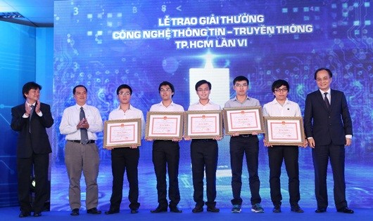 Trao giải thưởng CNTT-TT lần 6