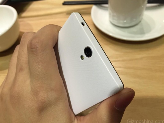 One Plus One mini dùng chip Snapdragon 615 giá 245 USD