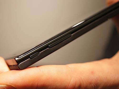 Smartphone chạy hệ điều hành Sailfish OS đầu tiên