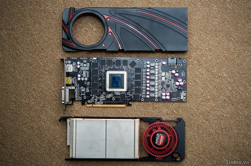 Card đồ họa AMD Radeon R9 290, yếu hơn R9 290X rất ít nhưng giá rẻ hơn 150$