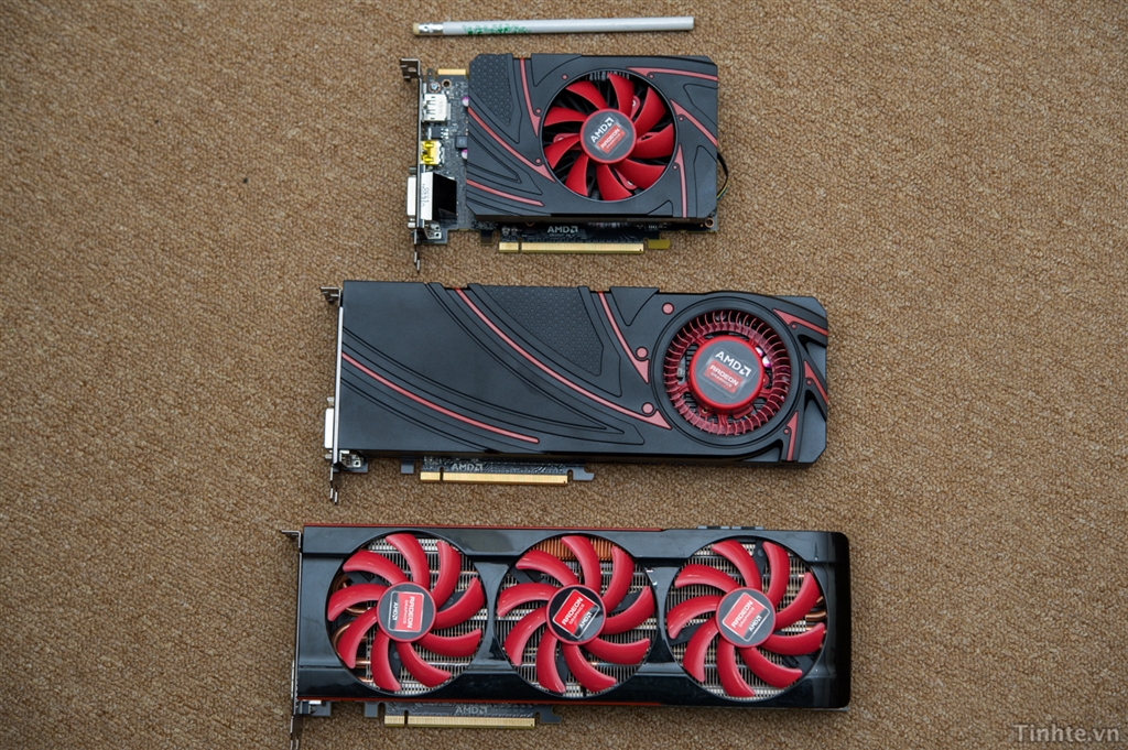 Card đồ họa AMD Radeon R9 290, yếu hơn R9 290X rất ít nhưng giá rẻ hơn 150$