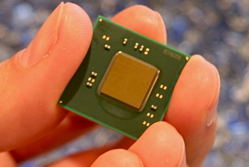 Chip Atom 64 bit mới của Intel có hiệu năng cao hơn 40% so với chip 32 bit