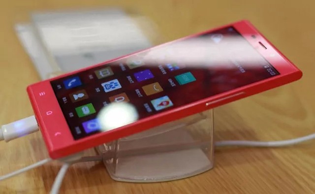Gionee Elife E7 với chip Snapdragon 800 tốc độ 2,5 GHz.