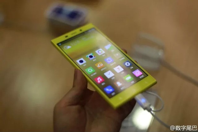 Gionee Elife E7 với chip Snapdragon 800 tốc độ 2,5 GHz.